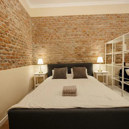 Jolie Flat In The Heart Of The