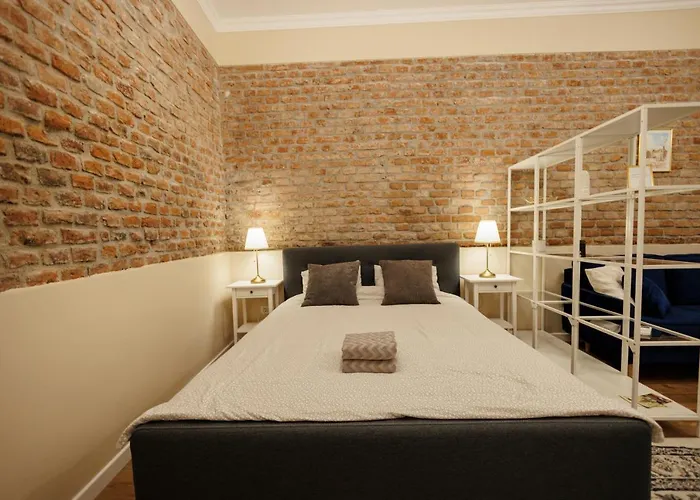 Jolie Flat In The Heart Of The