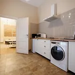 Jolie Flat In The Heart Of The